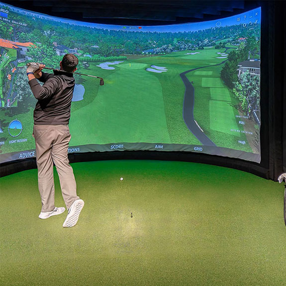 Indoor Golf Simulator - Wyndham Fallsview Hotel