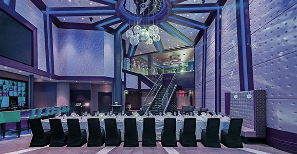 The Crystal Lounge - Wyndham Fallsview Hotel